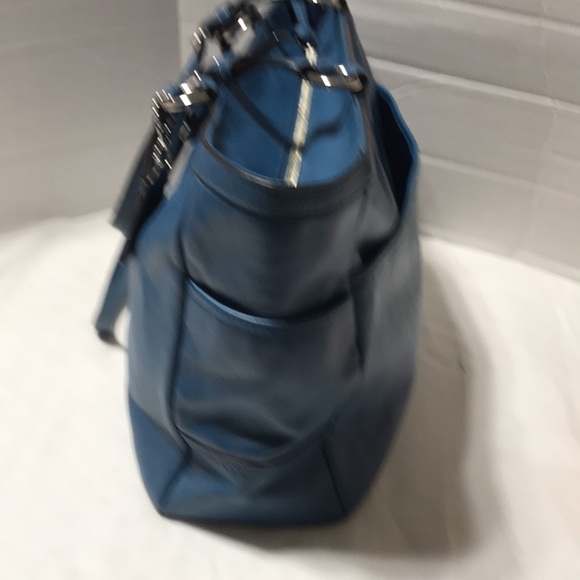 Coach smooth leather satchel with adjustable strap/silver tone hardware. EUC - Picture 4 of 11